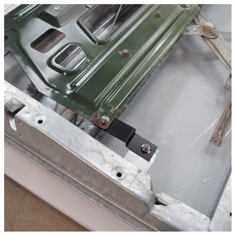 Front door inner winding panel bracket conversion kit - Def