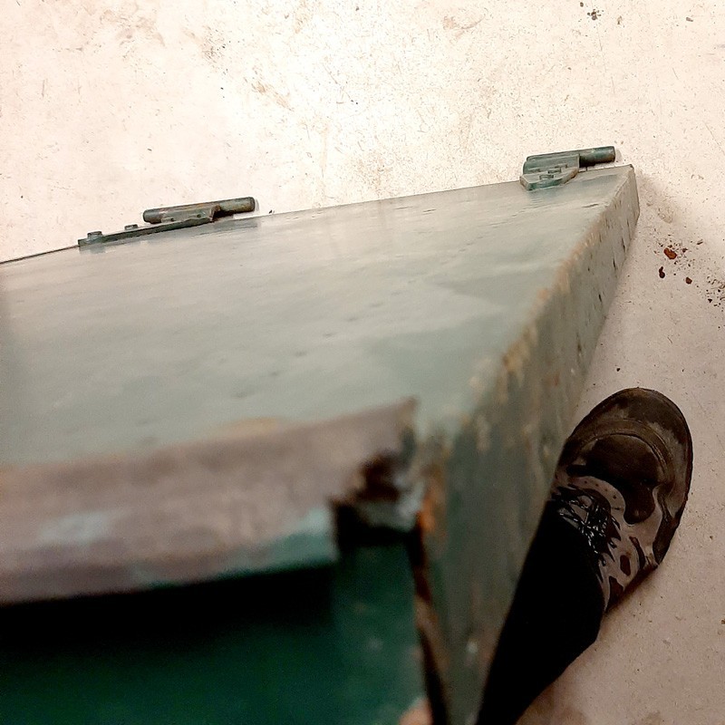 Bottom front door Minerva - RH - used