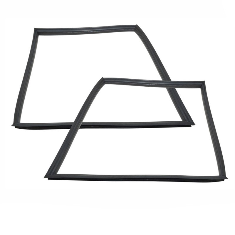 Pair rear quarter window seals - RRC 4 door 1986 on