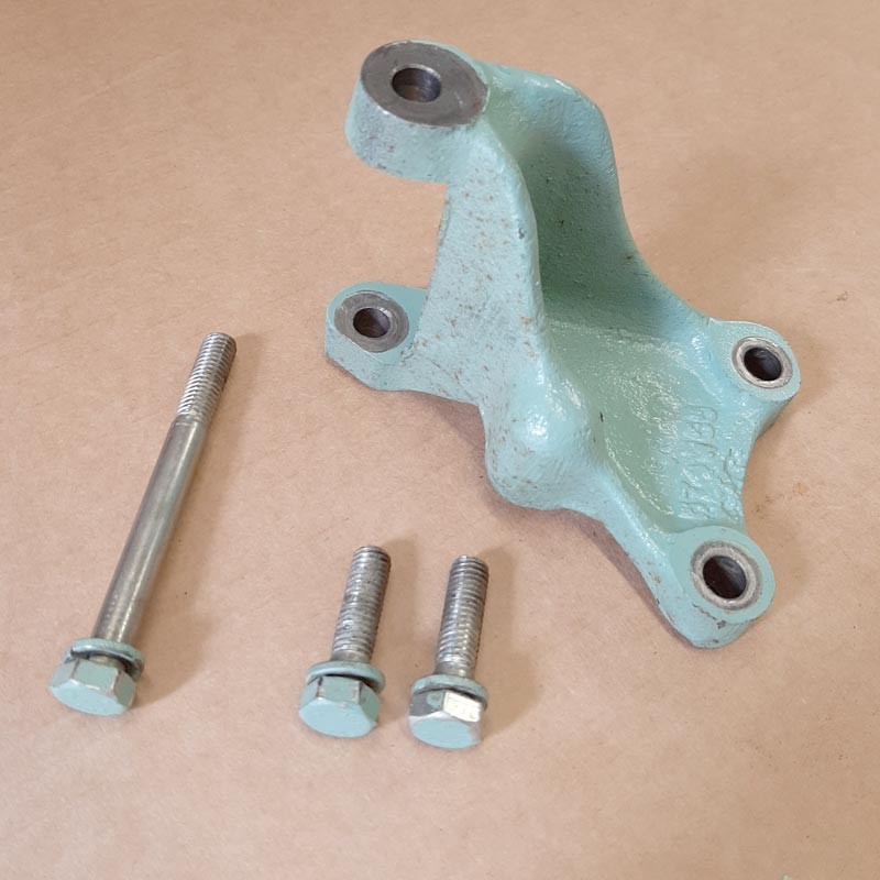 Bracket alternator 2.25L - used