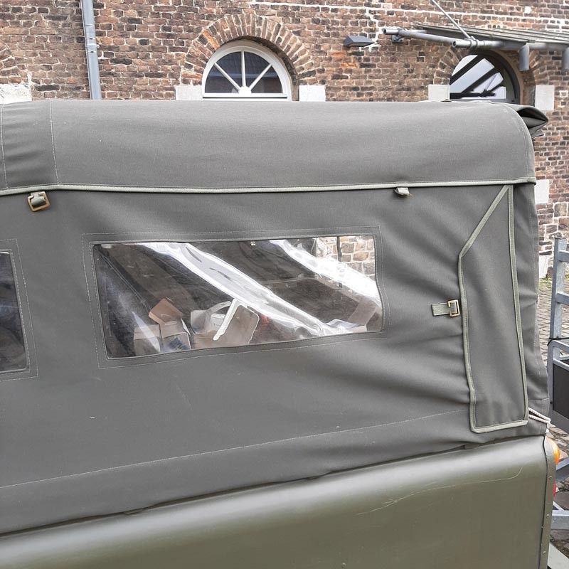 109" full canvas - with side windows