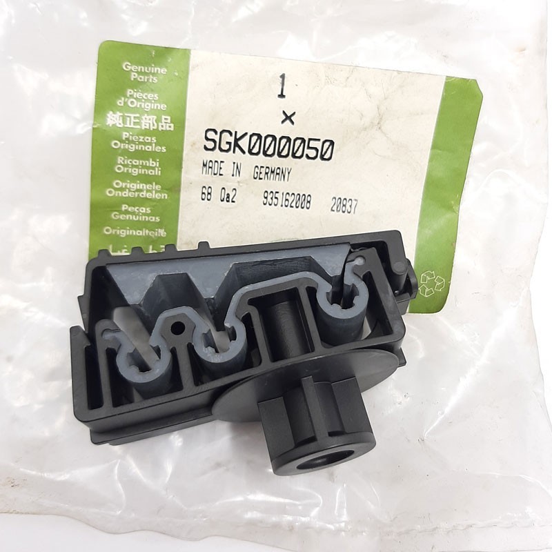 Brake clip - RH - L322
