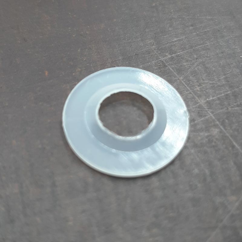 Retainer for ring head stud hood frame