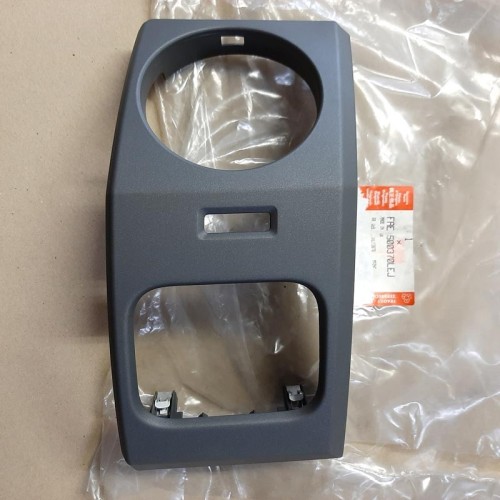 Dash panel RH finisher