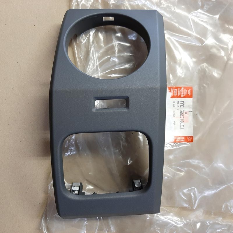 Dash panel RH finisher