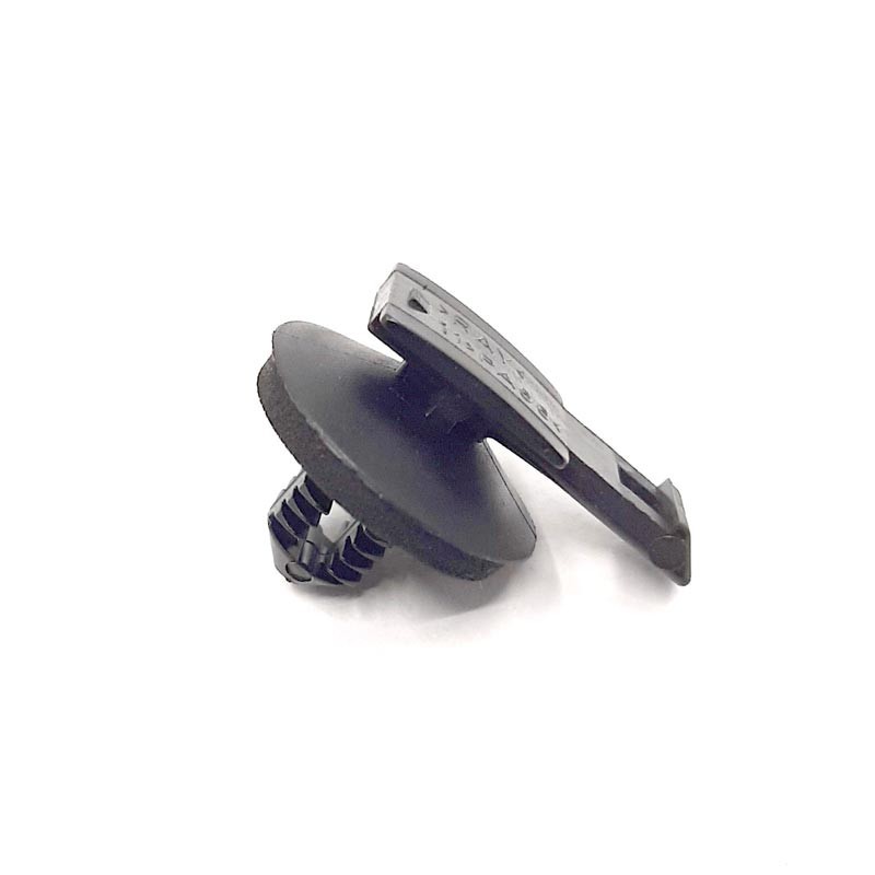 Retainer clip electrical wiring rear bumper