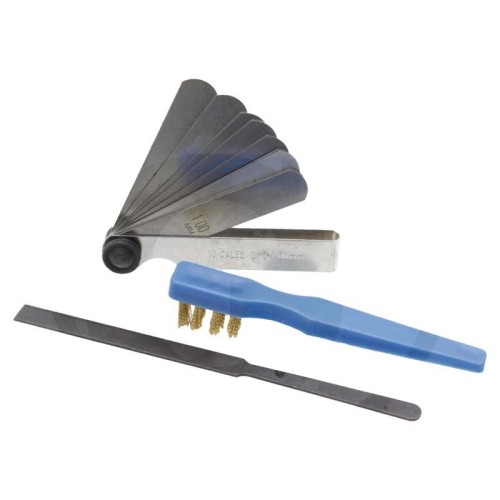 Small maintenance kit spark plugs & rocker valves