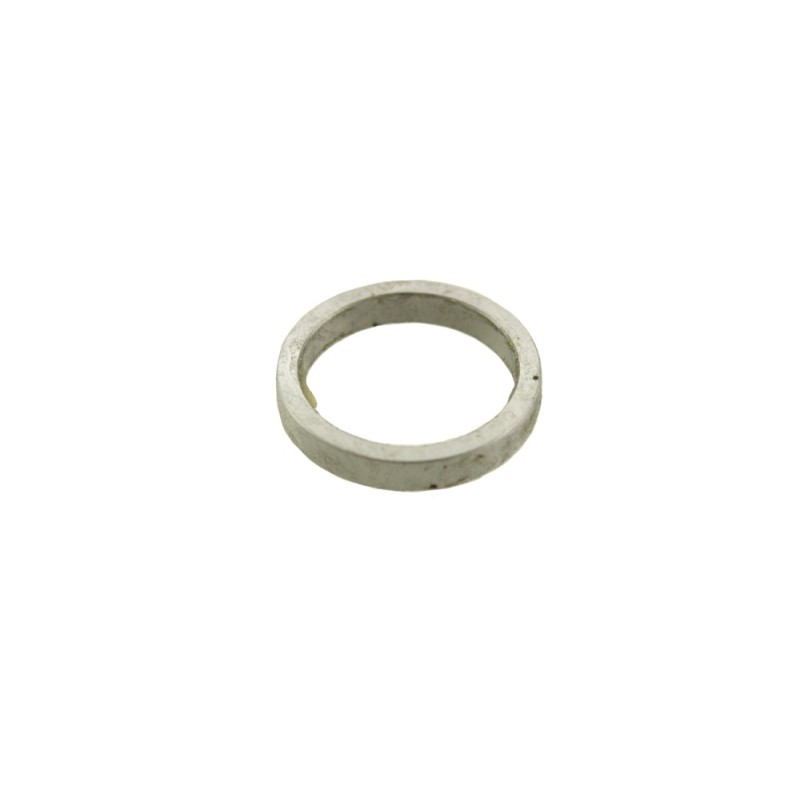 Half shaft end spacer