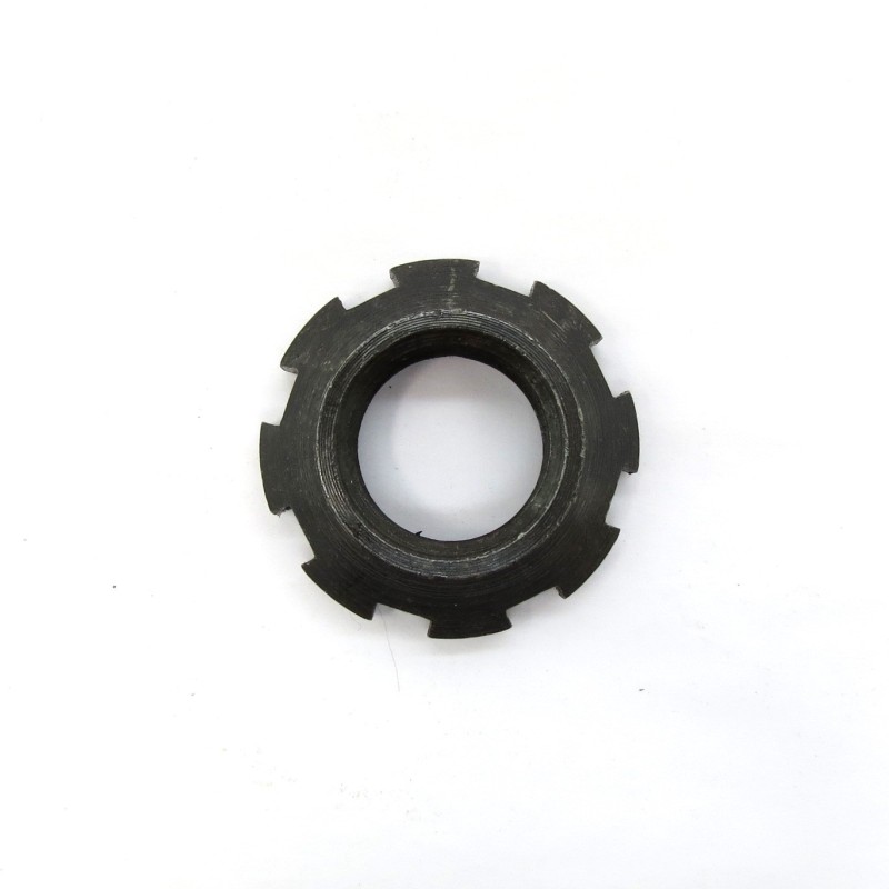 Ecrou spécial de l'arbre principal