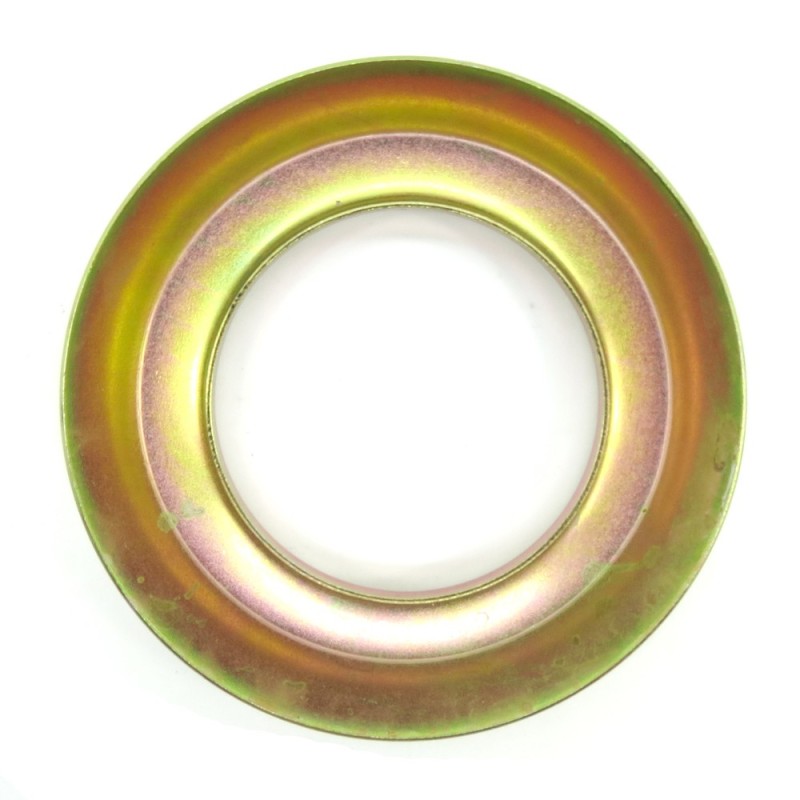 Crankshaft oil flinger